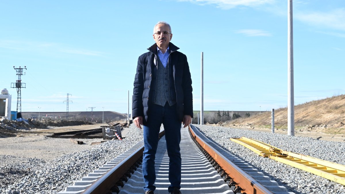 Abdulkadir Uraloğlu Halkalı-Kapıkule Hızlı Tren Projesi için tarih verdi: 2025 sonunda bitecek!