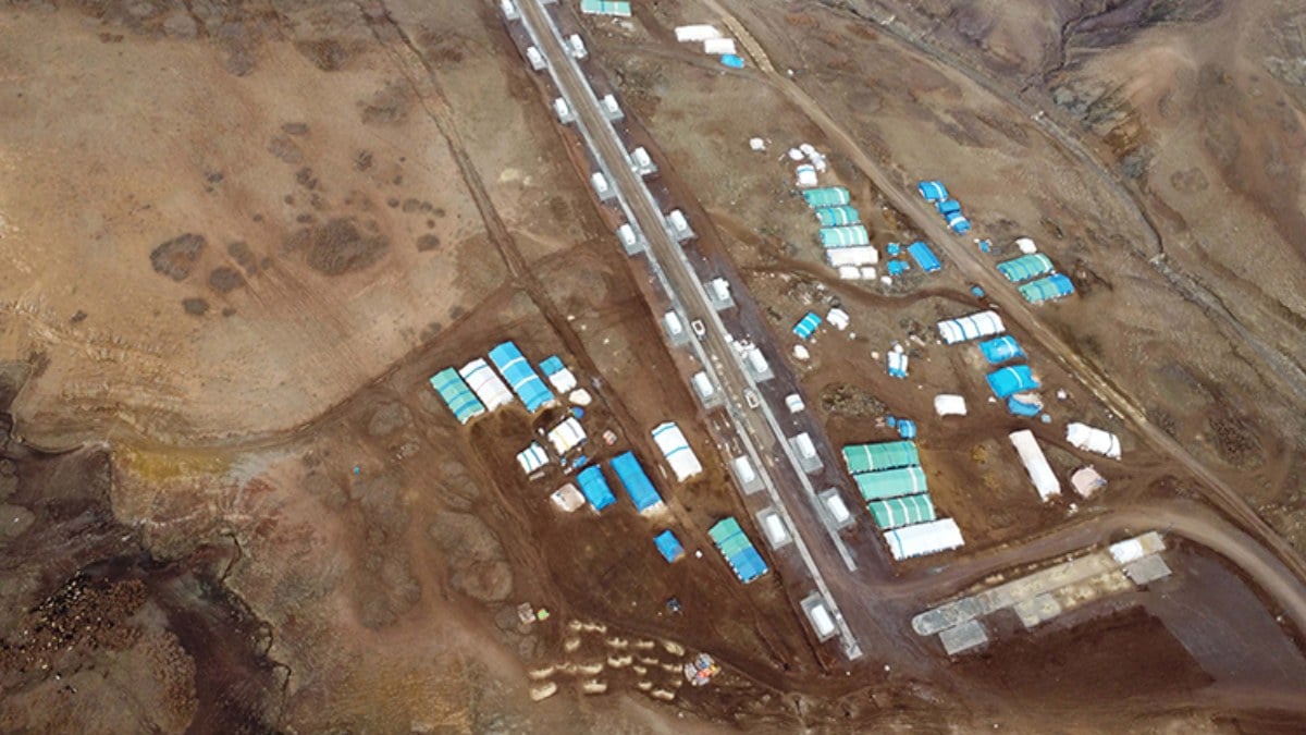 Elazığ'da yıllardır çadırlarda yaşayan göçerler, konteynerlerine kavuştu