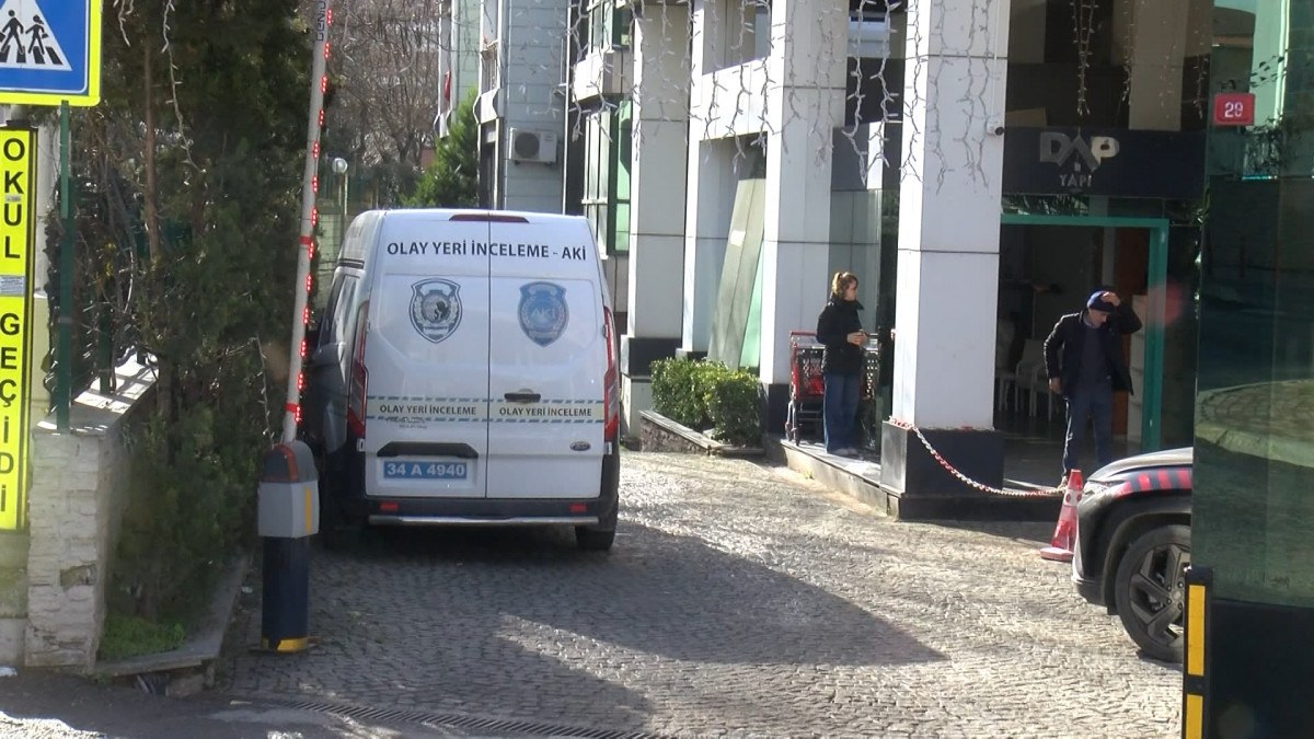İstanbul'da kan donduran cinayet...14 yaşındaki çocuk babasını öldürdü