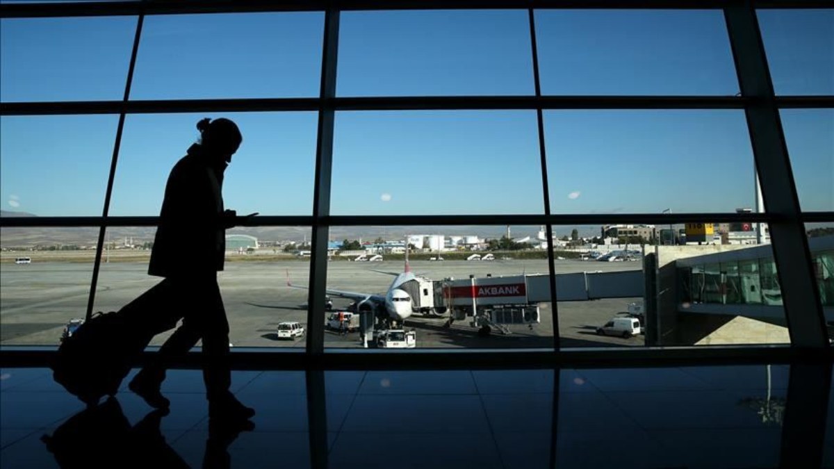 İstanbul'daki havalimanlarının 2023'te yolcu ve sefer sayıları arttı