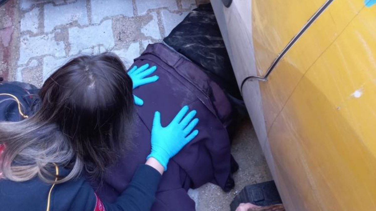 Aydın'da kargo dağıtım aracının altında kalan yaşlı kadın öldü