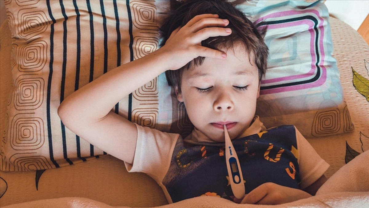 Kış aylarında en çok çocuklar zorlanıyor! Grip geçirenler için ne yapılmalı?