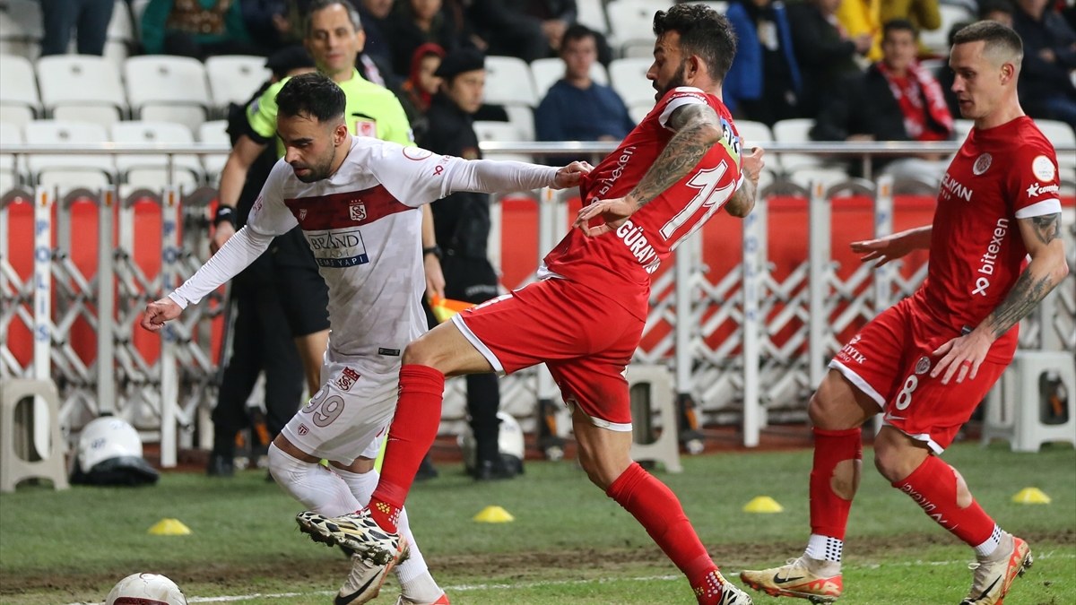 Antalyaspor, Sivasspor'u mağlup etti