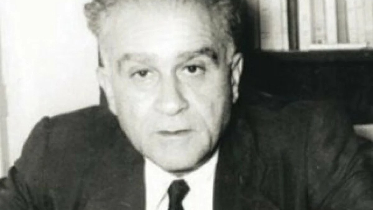 İnsan ruhunun derinliklerine seslenen, edebiyatımızın usta kalemi Ahmet Hamdi'nin ölüm yıl dönümü