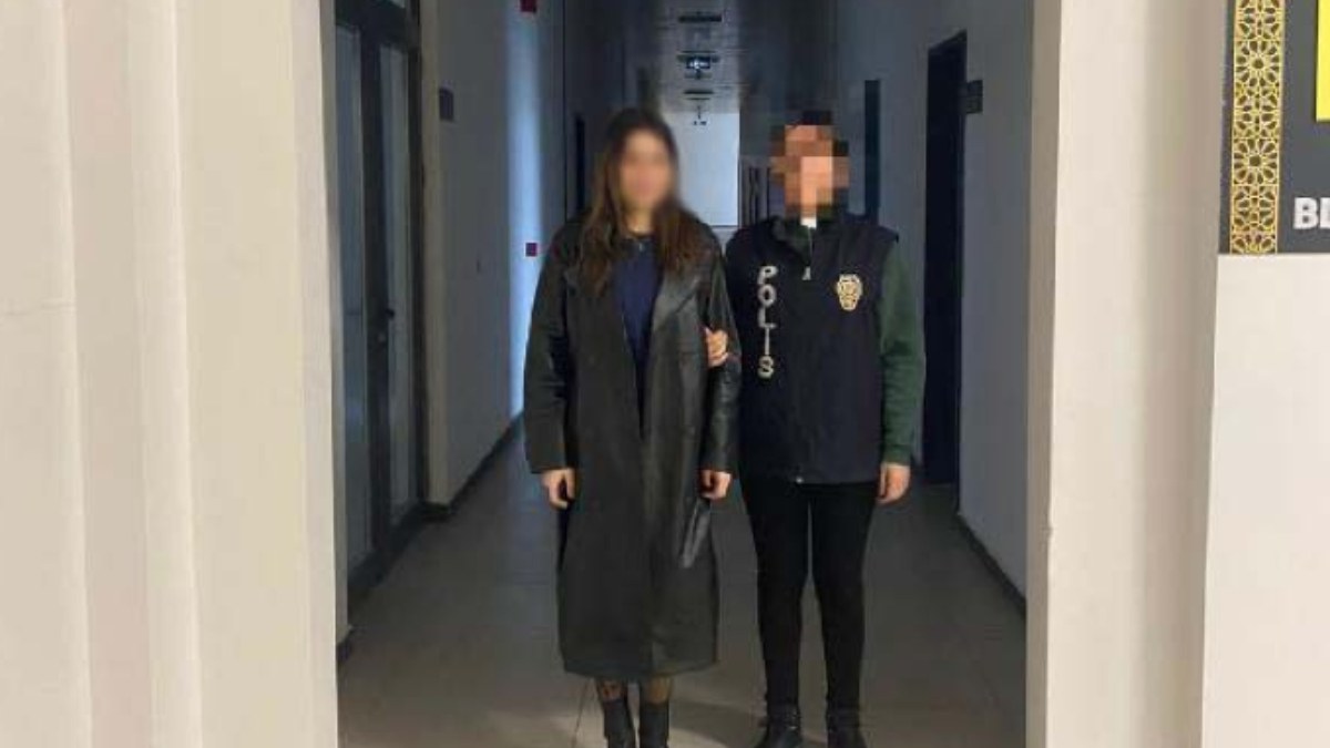 Kocaeli'de sosyal medyada müstehcen yayınlar yapan kadın gözaltına alındı