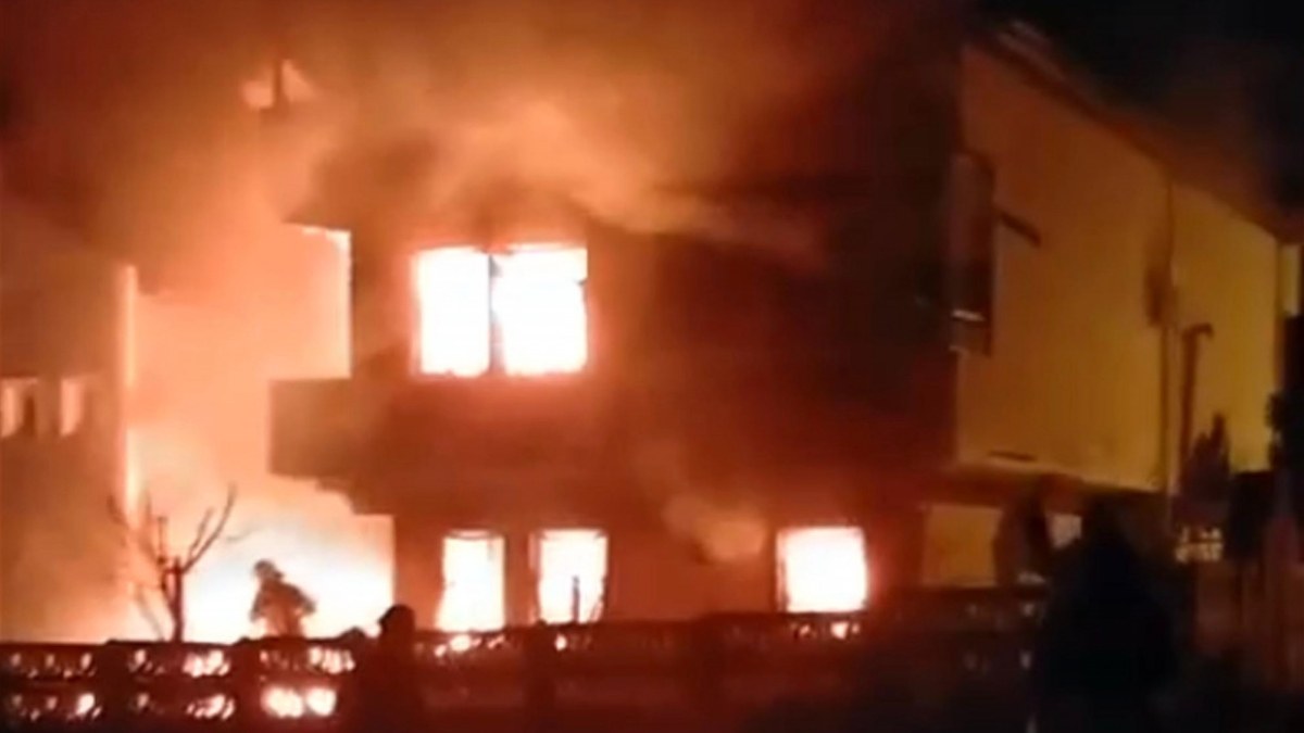 Tekirdağ'da 3 katlı evde yangın çıktı: 1 kişi öldü