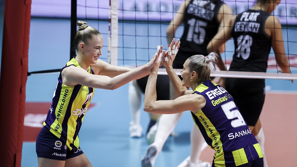 Kadın voleybolunda Fenerbahçe, Beşiktaş'ı devirdi