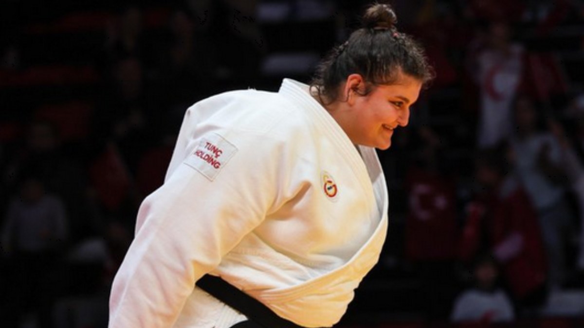 Milli judocu Hilal Öztürk, Portekiz'de altın madalya kazandı