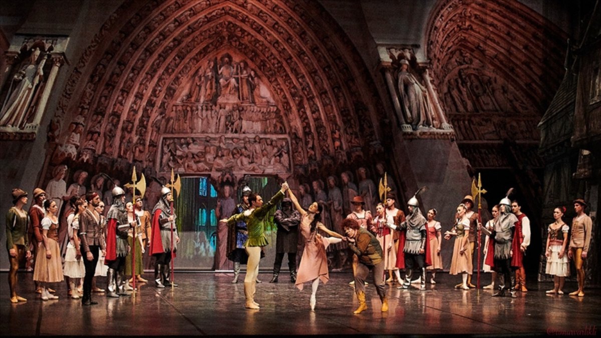 Notre Dame'ın Kamburu balesi yeniden sahneleniyor