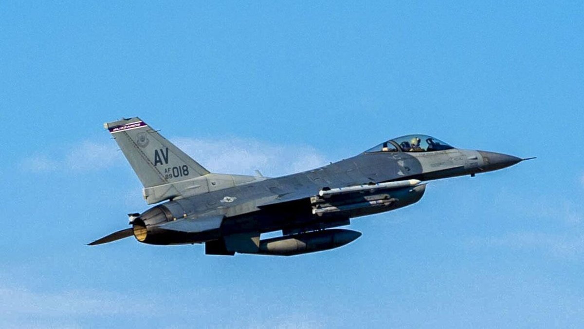 Son 1 yılda 3'üncü kaza: ABD'nin Güney Kore'deki F-16'sı denize düştü