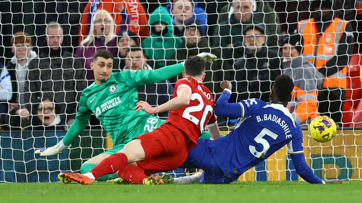 Liverpool, Chelsea'yi 4 golle devirdi