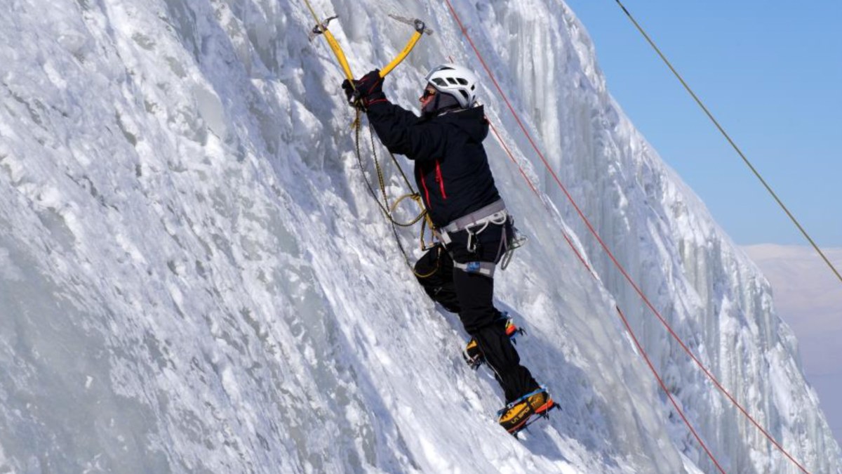 Palandöken'de adrenalin dolu anlar: 30 metre yükseklikle buz tırmanışı