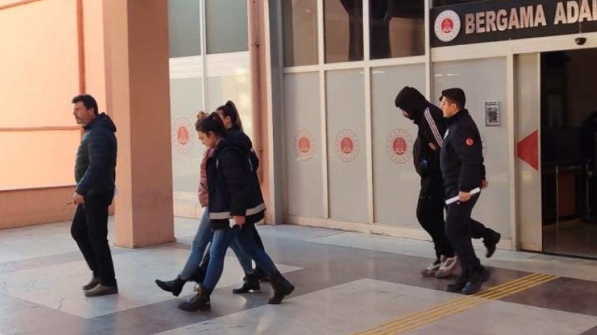 İzmir'de torbacı sevgililer narkotikten kaçamadı: Tutuklandılar