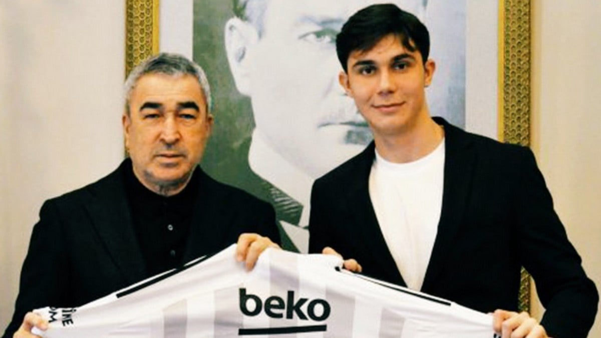 Beşiktaş, genç yıldız Emir Yaşar'la sözleşmeyi uzattı