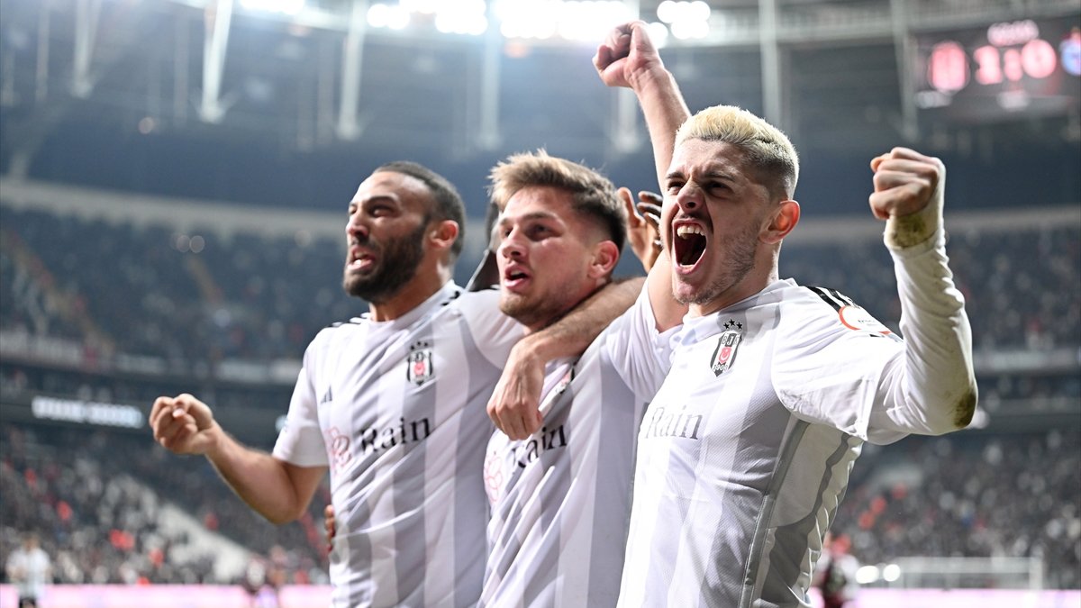 Beşiktaş, Trabzonspor karşısında iki golle güldü