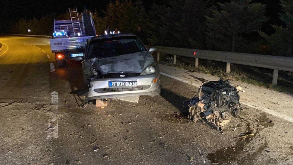 Kocaeli'de ağaca çarpan otomobilin motoru fırladı: 1'i ağır 5 yaralı