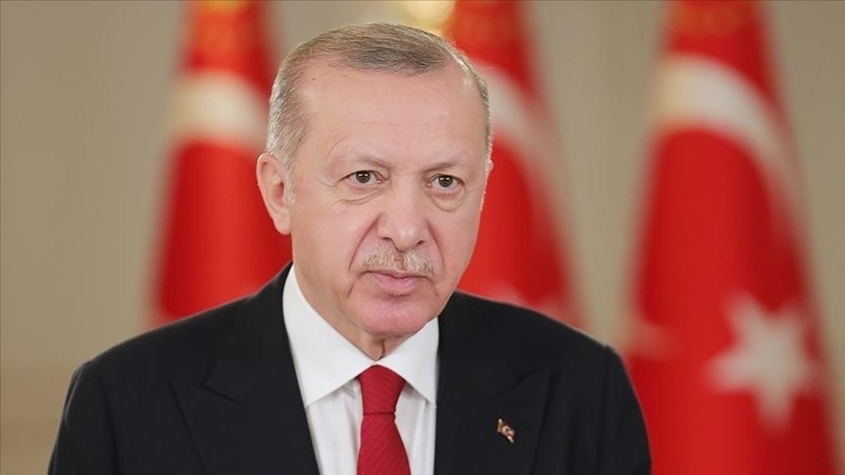 Cumhurbaşkanı Erdoğan'dan 6 Şubat paylaşımı: Yüreklerimizi yakmayı sürdürüyor