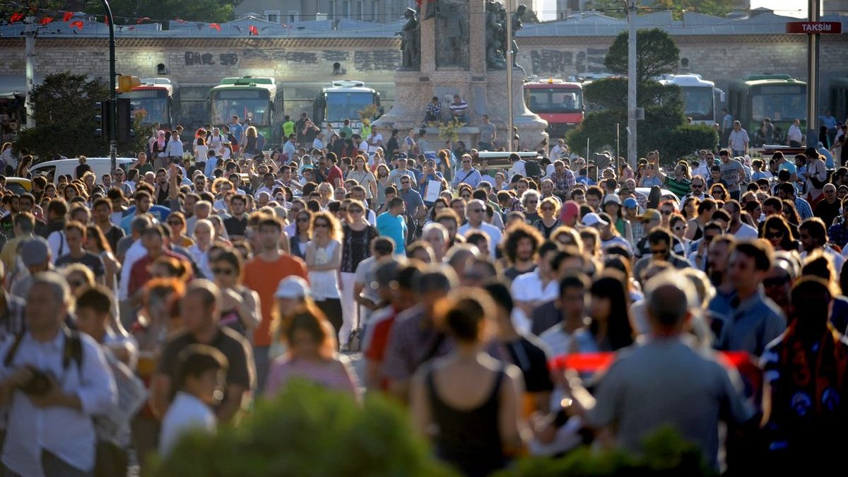 Cumhuriyet tarihinde 2. kez yaşandı! İstanbul'un nüfusu bakın ne kadar oldu...