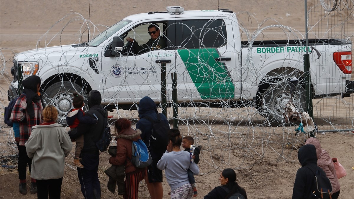 ABD'ye geçmeye çalışıyorlar: Meksika sınırında göçmen krizi