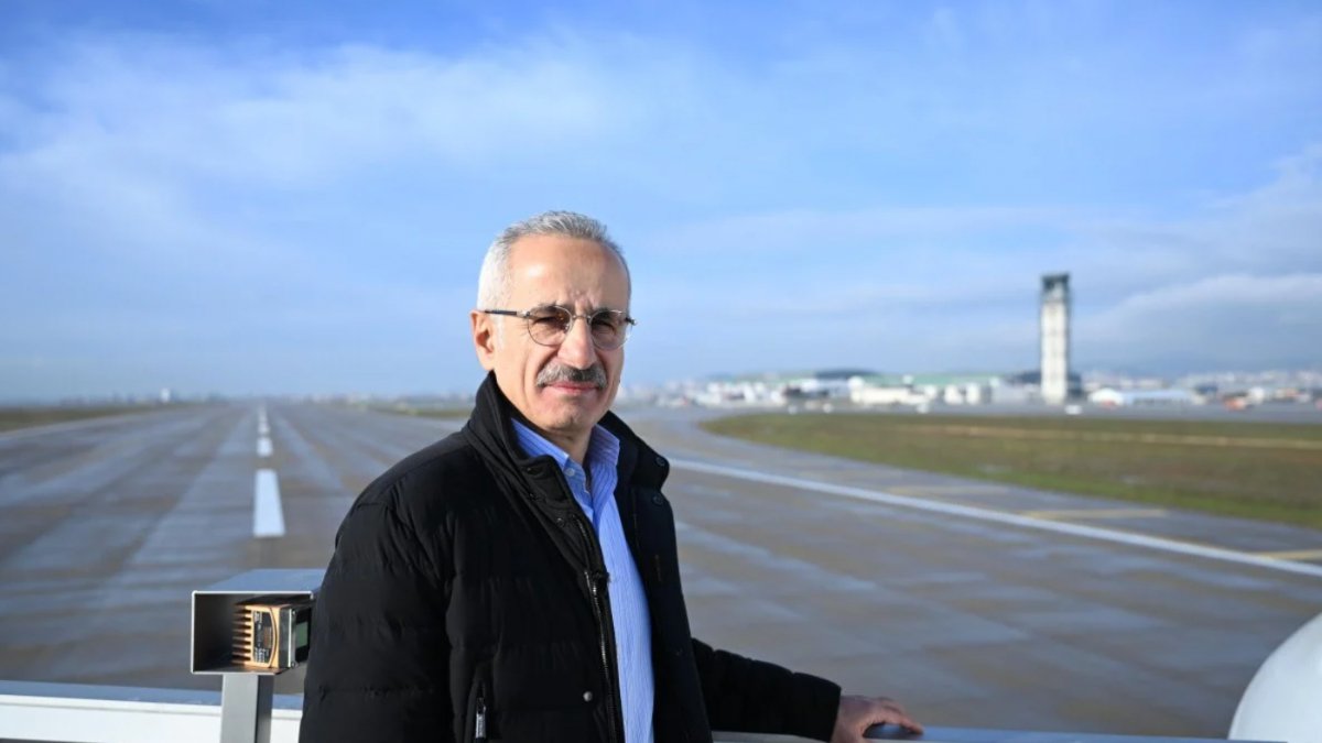 Abdulkadir Uraloğlu: Ocak 2024'te havalimanlarında 14,7 milyon yolcuya hizmet verildi
