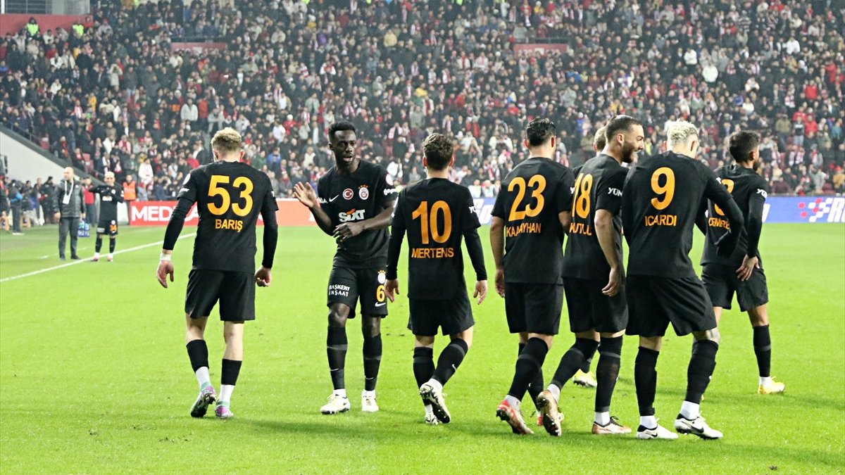 Dört büyüklerin sosyal medyadaki takipçi sayıları! Galatasaray zirvede...