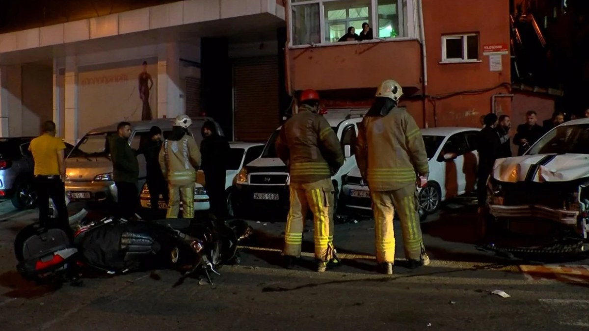 İstanbul'da otomobil, 3 araç, 1 motosiklet ve yayalara çarptı: 2 yaralı