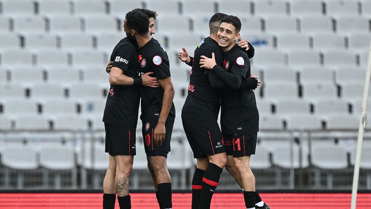 Fatih Karagümrük, Pendikspor'u iki golle geçti