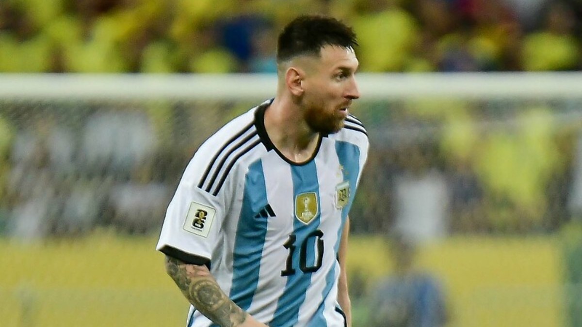 Arjantin'in Çin'deki hazırlık maçı Lionel Messi'ye tepkiler nedeniyle oynanmayacak