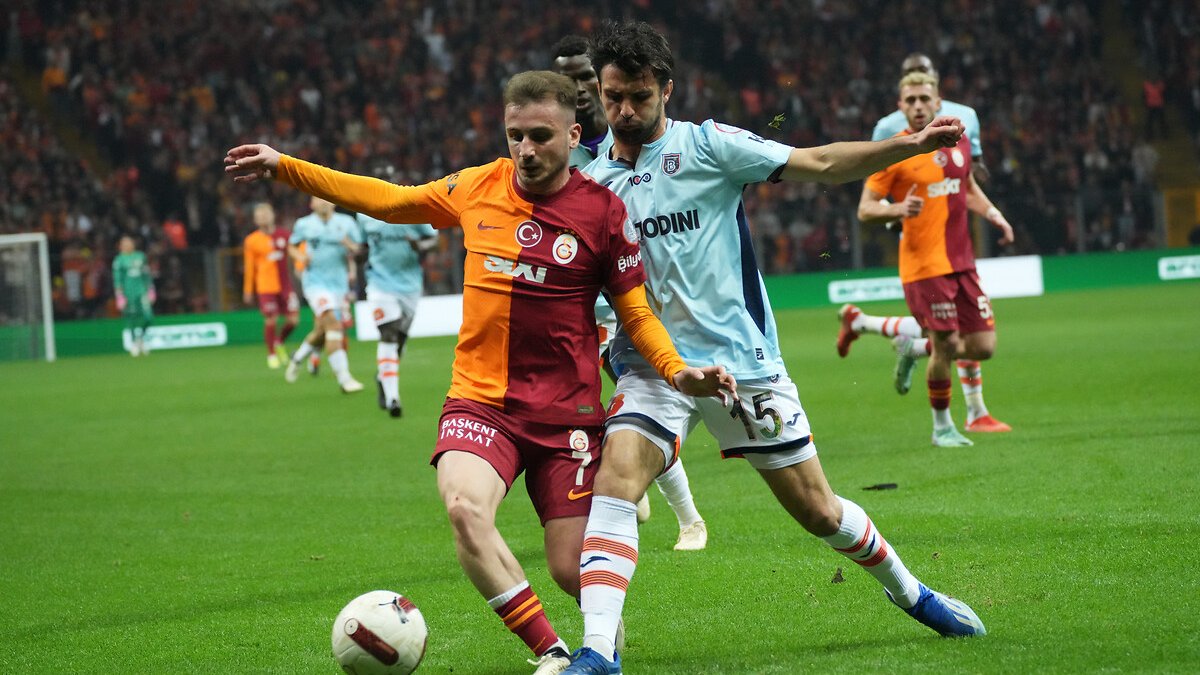 Galatasaray'da sakatlık! Kerem Aktürkoğlu, ikinci yarıya çıkmadı