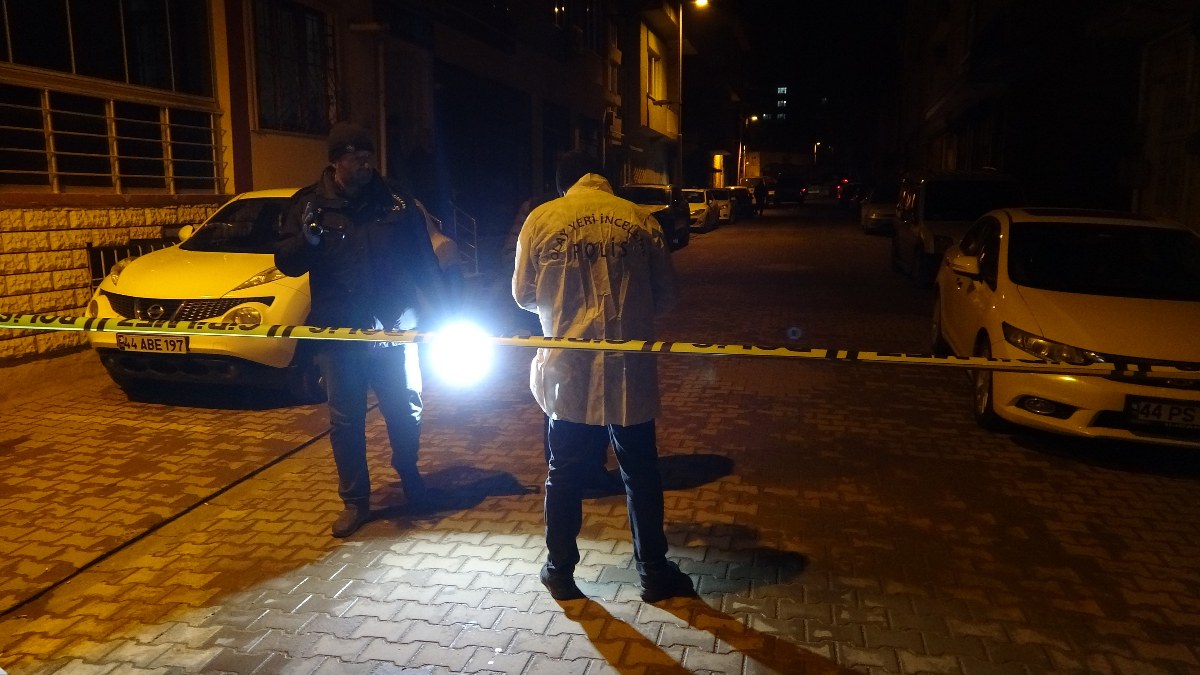 Malatya'da husumetlilerin silahlı satırlı kavgası: 1 kişi ağır yaralandı