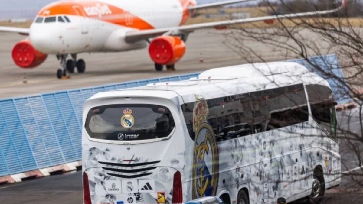 Real Madrid takım otobüsü Almanya'da kaza yaptı