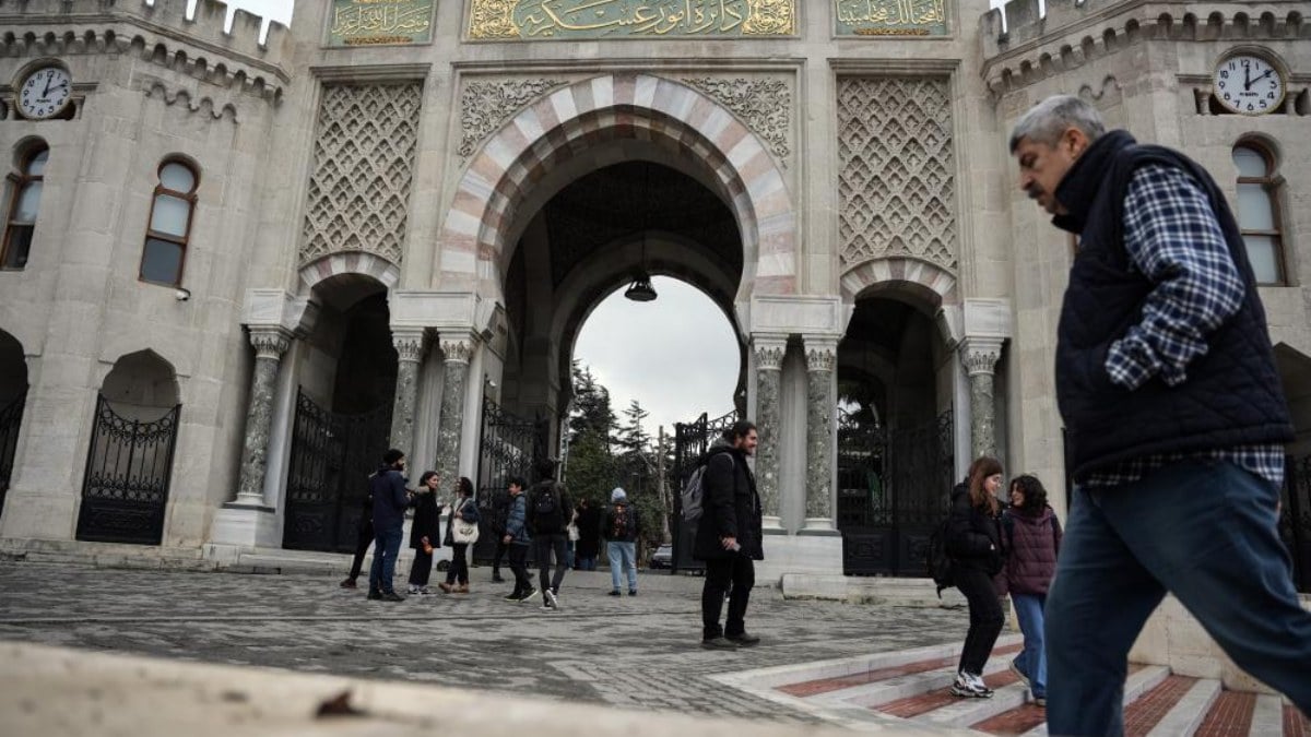 İstanbul Üniversitesi'nde ziyaretçilere kısıtlama kararı