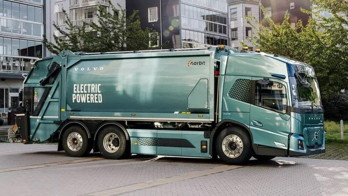Volvo, Türkiye'de de satılacak yeni elektrikli kamyonunu tanıttı