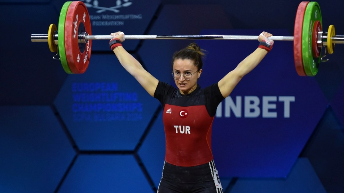 Aysel Özkan'dan Avrupa Şampiyonası'nda bronz madalya