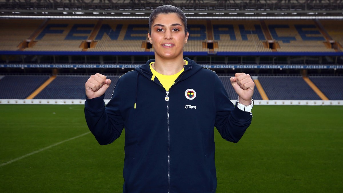 Fenerbahçe, Trabzonsporlu Busenaz Sürmeneli'yi transfer etti