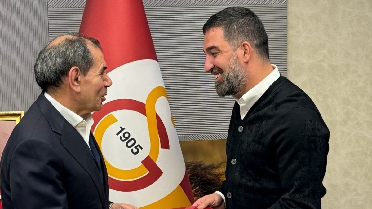 Arda Turan, Galatasaray Kulübü'ne üye oldu! Mazbatayı Dursun Özbek verdi