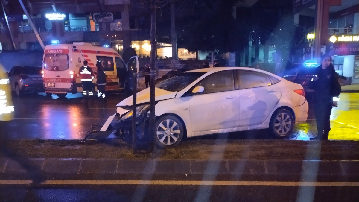 İstanbul'da trafik kazası: 1'i ağır, 2 yaralı