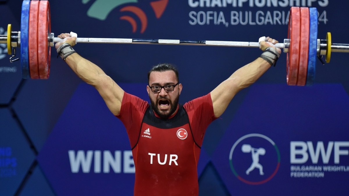 Milli halterci Onur Demirci, Avrupa ikinciliğini elde etti