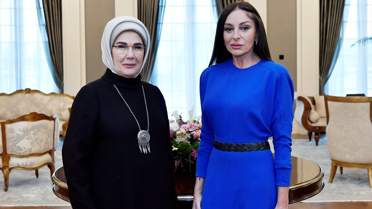 Emine Erdoğan, Mihriban Aliyeva ile görüştü