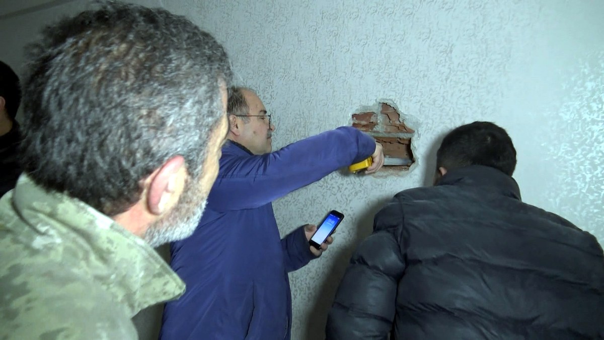 İstanbul'da skandal görüntü: Bina duvarları ortak çıktı