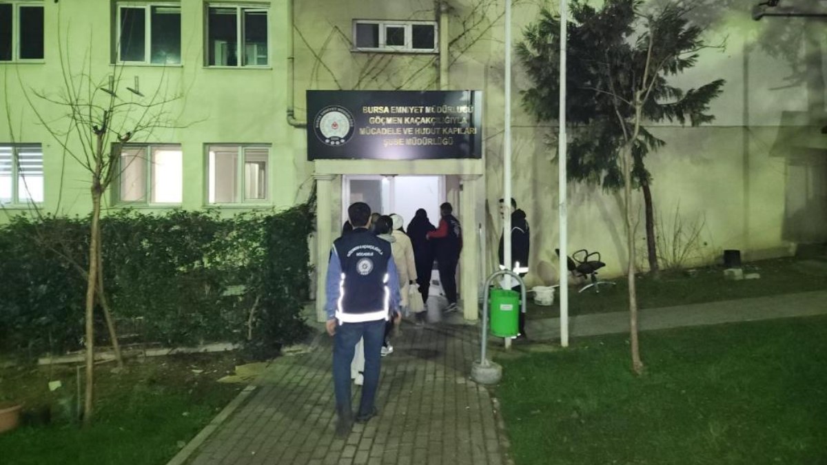 Bursa'da kaçak yabancı uyruklu işçi çalıştıran 4 kişi gözaltına alındı