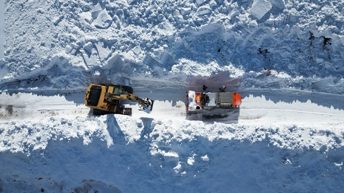 Meteoroloji'den 3 il için çığ uyarısı: Kar savrulmasına karşı dikkatli ve tedbirli olunmalıdır