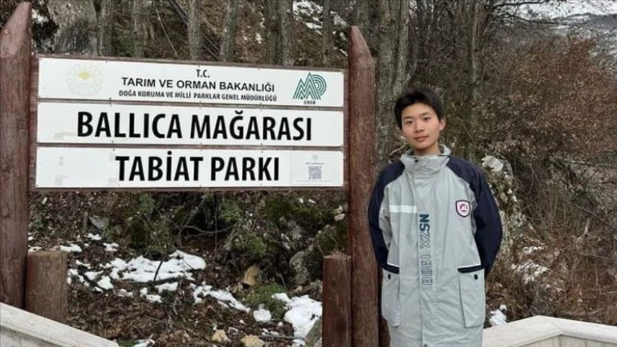 Çinli öğrenci, coğrafya dersinde öğrendiği Ballıca Mağarası'nı ailesiyle gezdi