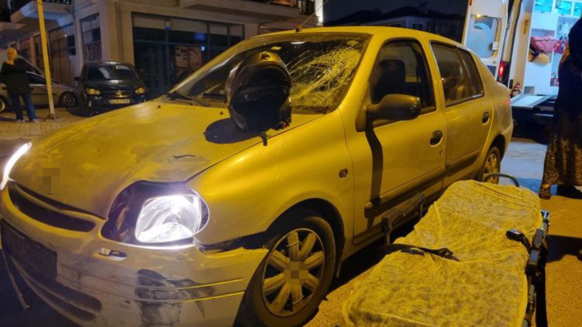Sakarya'da otomobilin camına çarparak savrulan motosikletli yaralandı