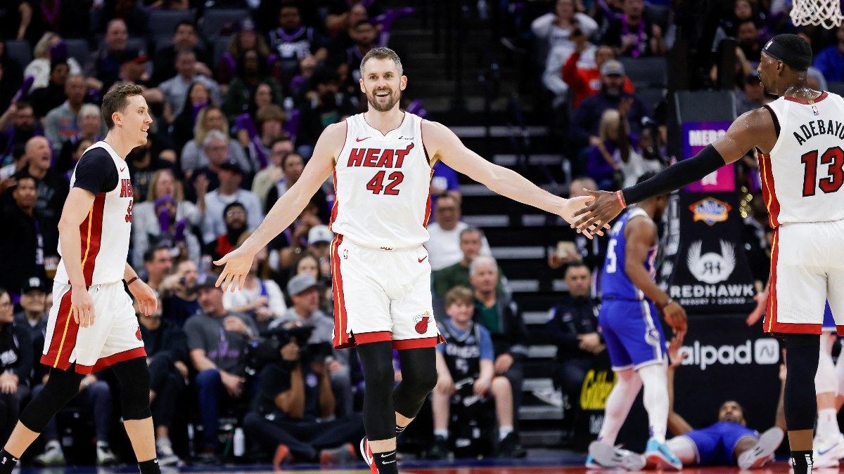 Sacramento Kings'i yenen Miami Heat, 4'te 4 yaptı