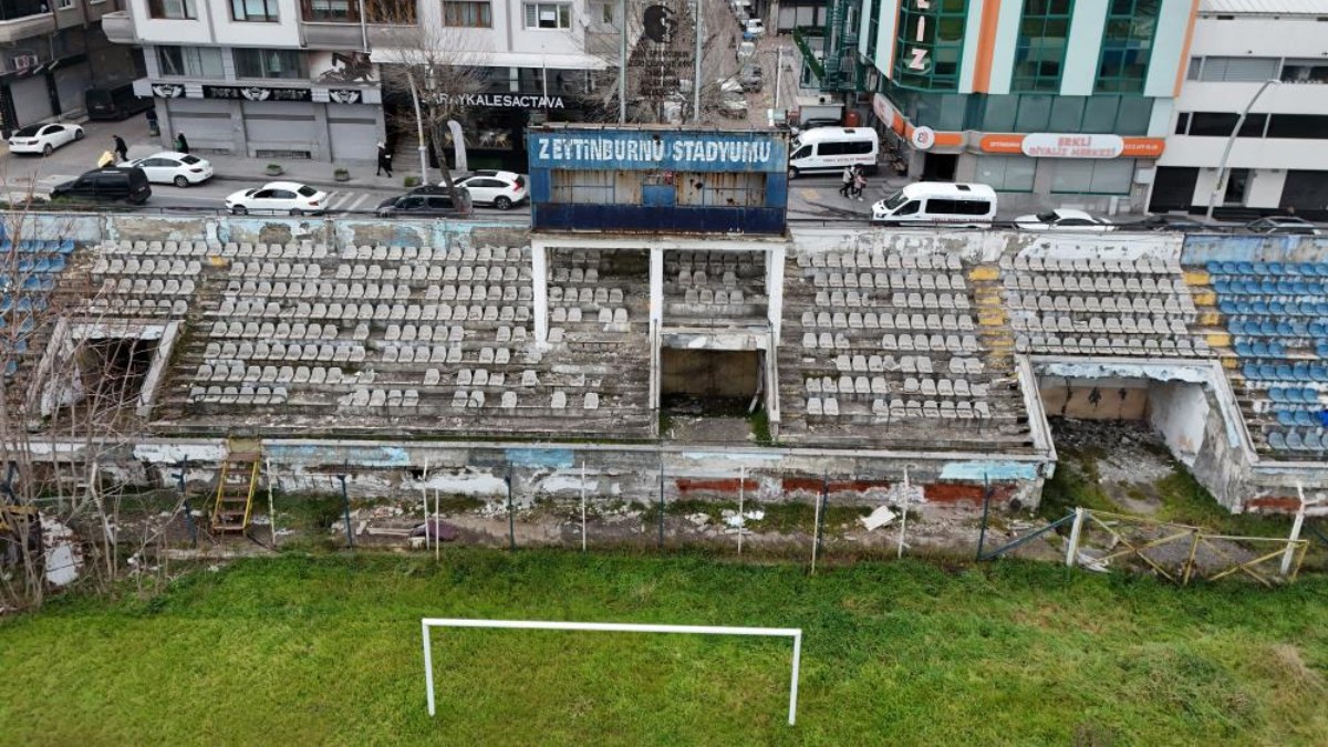İstanbul'da 20 yıldır atıl kalan Zeytinburnu Stadyumu, çürümeye yüz tuttu