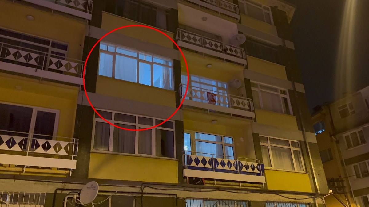 Bursa'da 3. kattan düşen çocuk can verdi