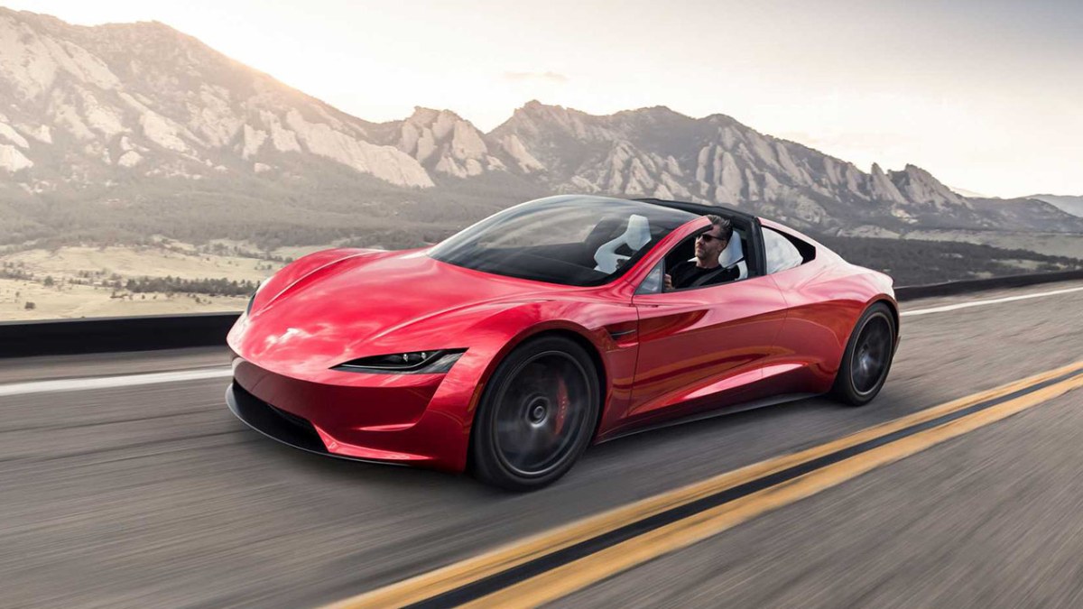 Elon Musk, Tesla Roadster'ın teslimat tarihini açıkladı