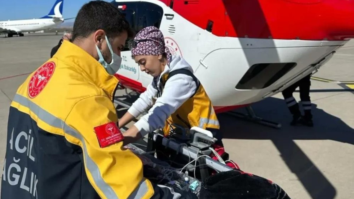 Şırnak'ta sağlık için helikopterler havalanmaya devam ediyor: 2 yaşındaki bebeğe yetiştiler
