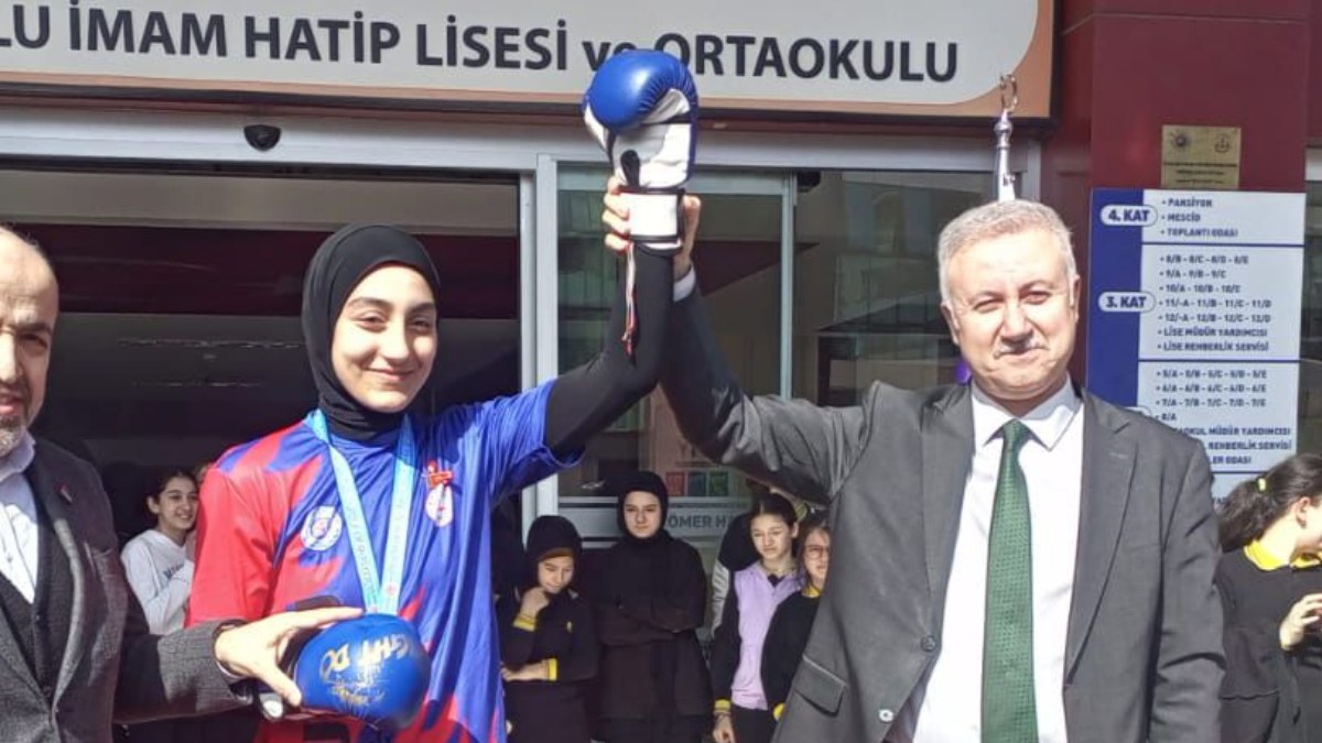 İstanbul'da İmam Hatip Lisesi öğrencisi Avrupa Wushu Kung Fu Şampiyonasına katılmaya hak kazandı